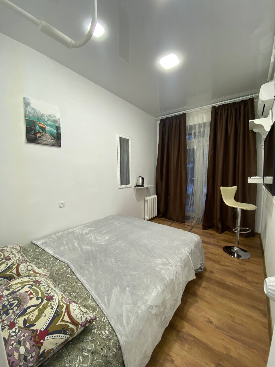 номер економ